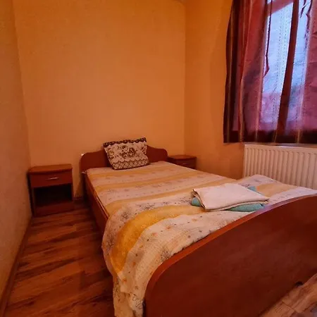 Family Rujeta семеен ружета - идеален център Guest house 3*