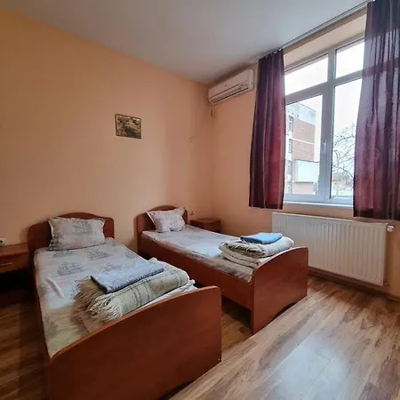 Guest house Family Rujeta семеен ружета - идеален център 3*